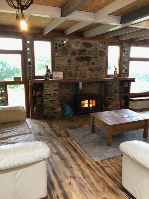 Rabbits 1Or 2 Bedroom Hobbit Style Hillset Earthen Dartmoor Eco Home South Brent Esterno foto
